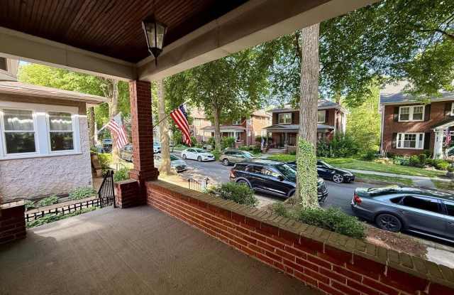 1557 DAUPHIN Avenue Gallery 2