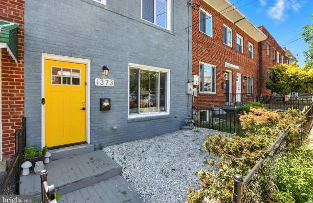 1373 ADAMS STREET NE photos photos