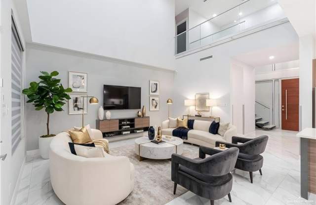 2416 S Thames Drive Gallery 3
