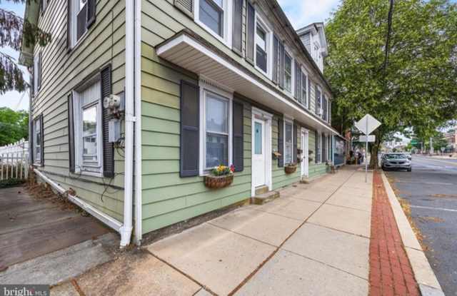 128 E Main St Gallery 1