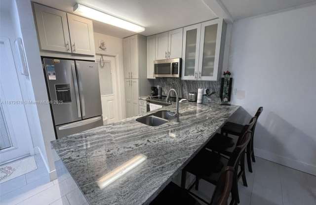 5103 NW 35th St photos photos