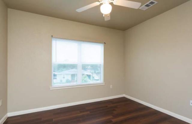 Park at Sutton Oaks photos photos