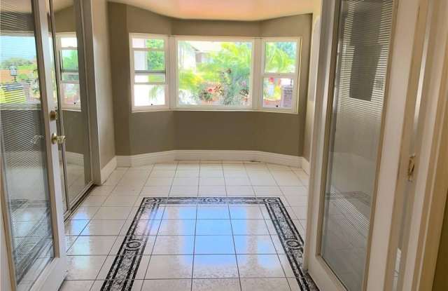 2594 N Ridgecrest Lane Gallery 2