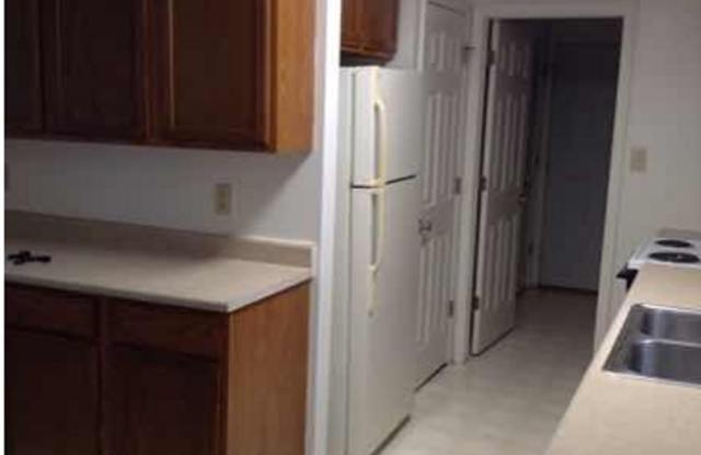 3 bed, 2 bath home close to IU Stadium! - Available August 2028! Gallery 4