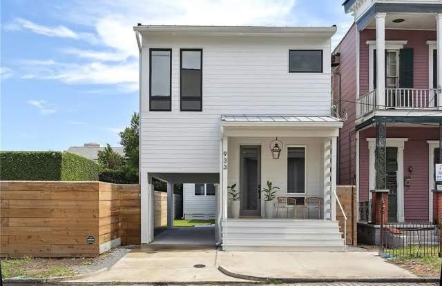 933 Terpsichore Street photos photos