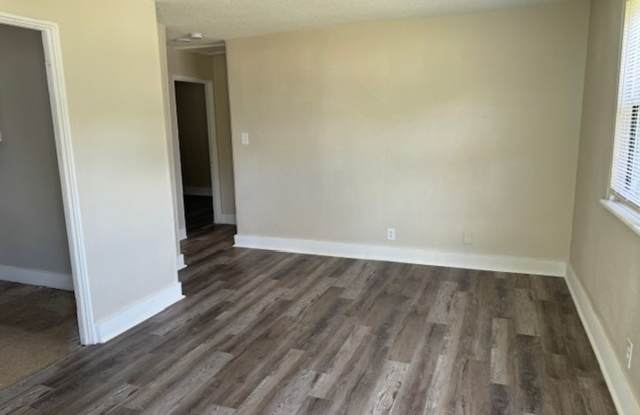 MOVE IN SPECIAL!! FIRST MONTH FREE!! Gallery 3