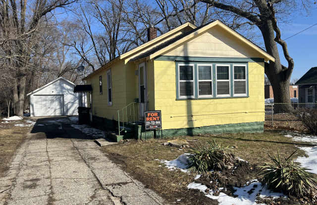 746 Wesley Ave photos photos