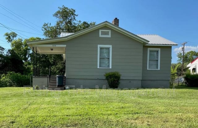 1828 Madison Ave SW - 1828 Madison Avenue Southwest, Birmingham, AL 35211