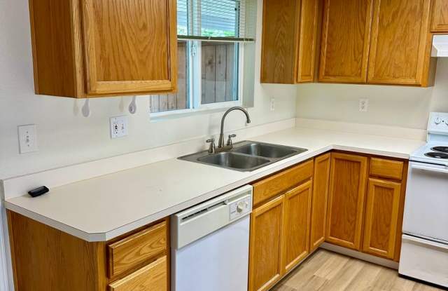 1/2 Off 2nd Month's Rent Gallery 2