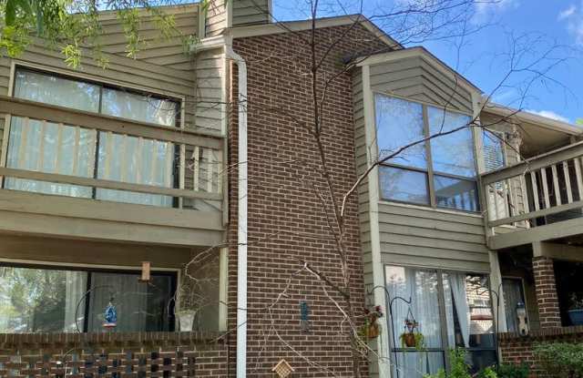 Lovely Two Bedroom Condo in Charlotte! - 1604 Sharon Road West, Charlotte, NC 28210