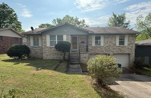 4612 N Cypress St., North Little Rock AR 72116 - Large 3br 2ba w/2 car garage just off McCain Blvd. photos photos