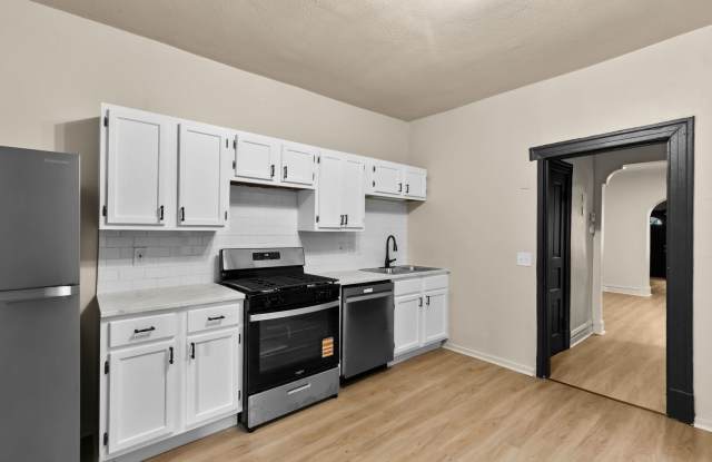 Spacious 3 Bed / 1 Bath – 1,300 Sq Ft – $1,395/mo – 4747 Alabama Gallery 1