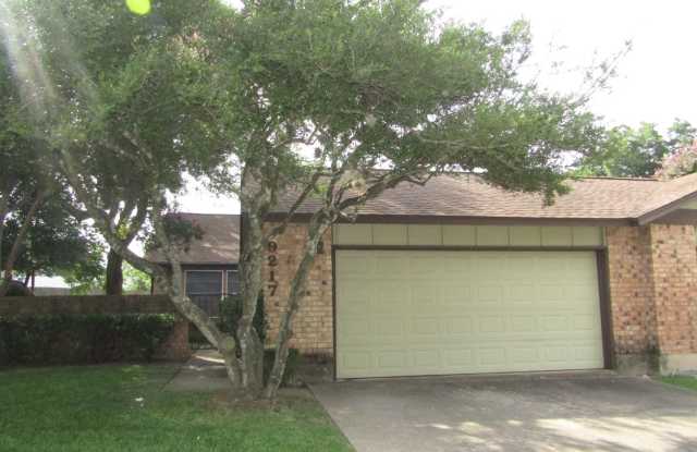 9217 Singing Quail Dr 78758 |  2 Bedroom 2 Bath 2 Car Garage $2195 Gallery 1
