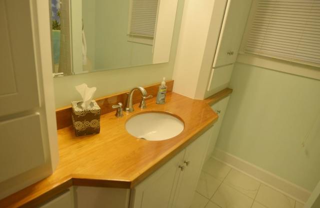 Charming 2BR/1.5BA Home in West Ashley – W/D, Dishwasher, Great Location! Gallery 3