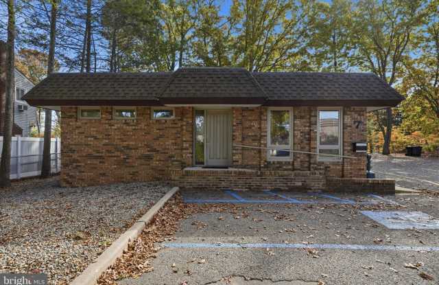 7 HOSPITAL Drive Gallery 1