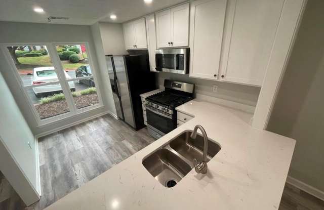 2260 Newport Landing Gallery 4