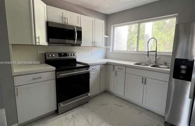 511 NW 82nd Avenue 418, Miami, FL 33126 photos photos