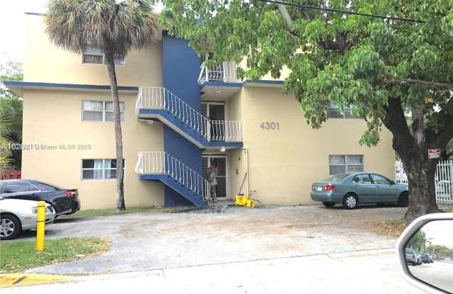 4301 NW South Tamiami Canal Dr - 4301 NW South Tamiami Canal Dr, Miami, FL 33126