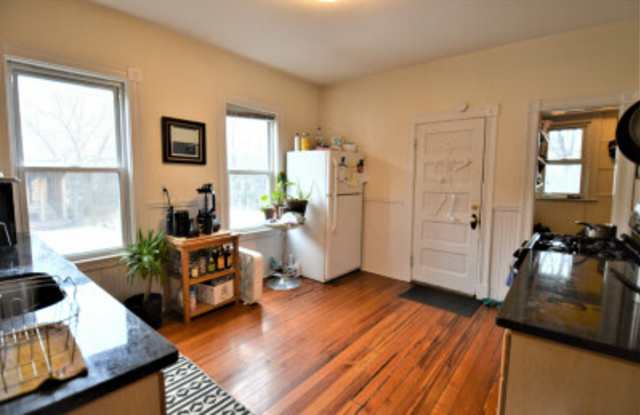 67 Washburn Ave - 67 Washburn Avenue, Wellesley, MA 02481