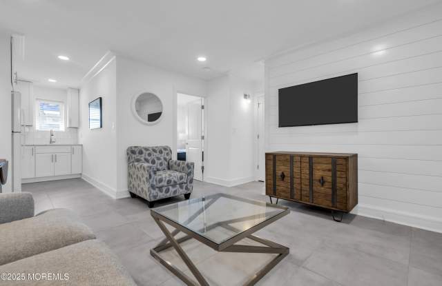 548 Ocean Boulevard photos photos