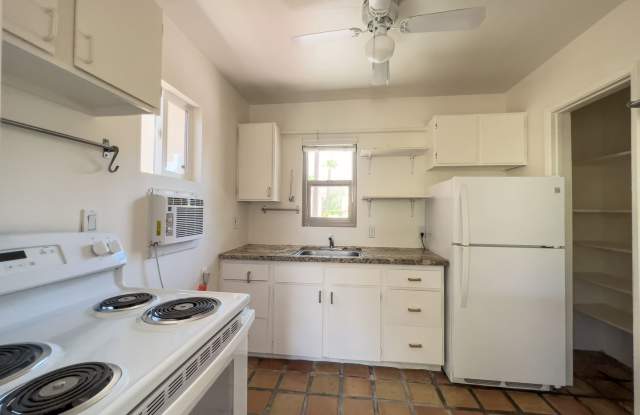 La Quinta Gem – 2 Bedroom Home with 1-Car Garage Gallery 4