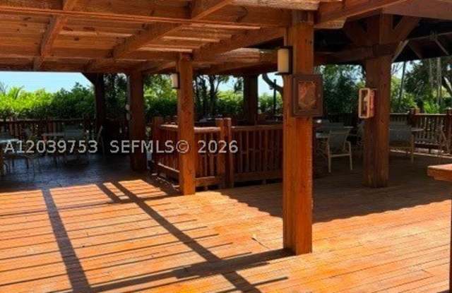 2000 Towerside Ter Gallery 4