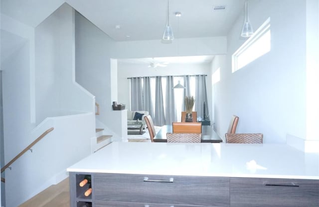 2811 St Emanuel Street - 2811 St Emanuel St, Houston, TX 77004