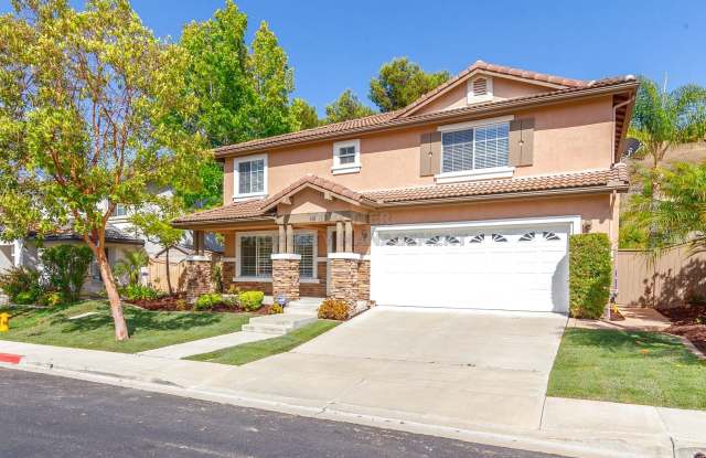 Beautiful, two-story 5 Bd/3 Ba, 3103 sf single-family house in the Mission Terrace HOA within Oceanside available 12/10 for lease! - 402 La Soledad Way, Oceanside, CA 92057