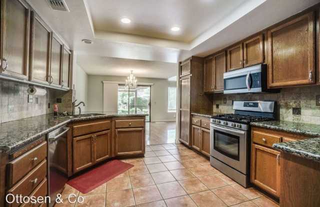 955 Sandstone Dr Gallery 4