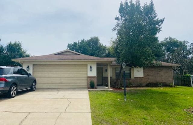 817 Hemlock Terrace - 817 Hemlock Terrace, Deltona, FL 32725