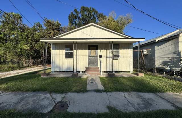 913 Plum Street - 913 Plum Street, Lafayette, LA 70501 913 Plum Street - 913 Plum Street, Lafayette, LA 70501