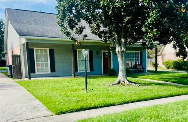 Stunning 4 bedroom 2 bath home in Baton Rouge photos photos