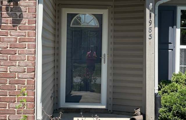 LAWN CARE/SNOW REMOVAL INCLUDED Gallery 3