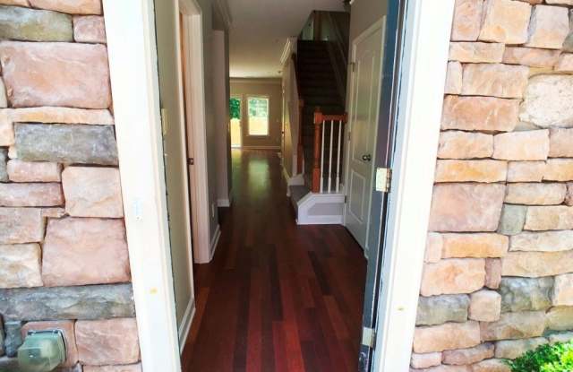 1239 Harris Commons Place Gallery 3