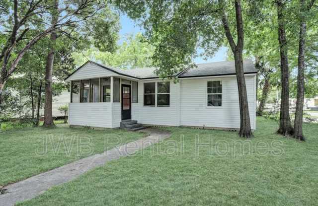 3803 Gladys St photos photos