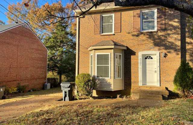 Centrally located to BNA, Percy Priest Lake, Nashville Star, Downtown Nashville photos photos