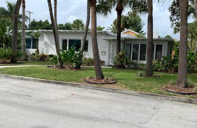 1731 N Palmway Gallery 3