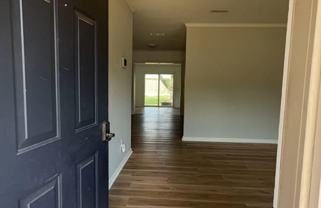 Available NOW- 210 Chinook Gallery 3