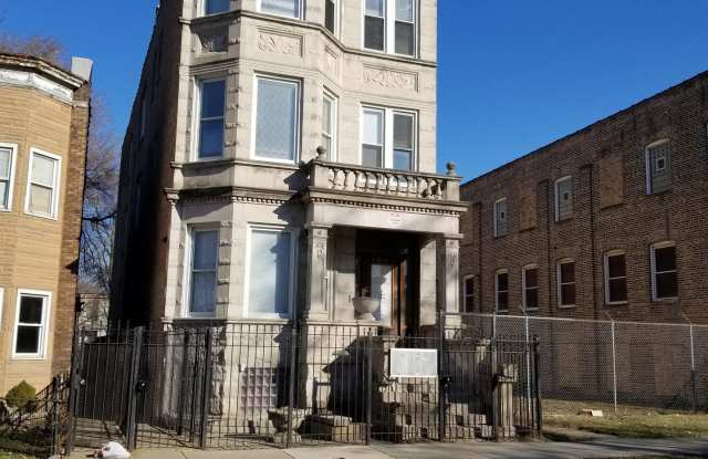 1245 South Lawndale Avenue Gallery 2