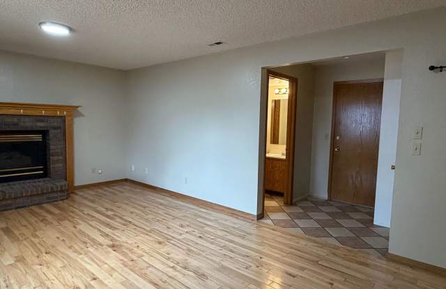 3-Bedroom Home on a Quiet Cul-de-Sac with 3-Car Garage Gallery 4