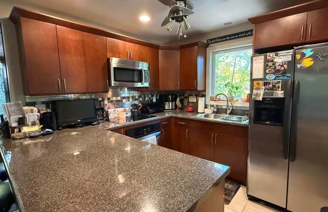 Charming 3-Bedroom Condo in Laconia, NH – $1995/month - WINTER RENTAL Gallery 3