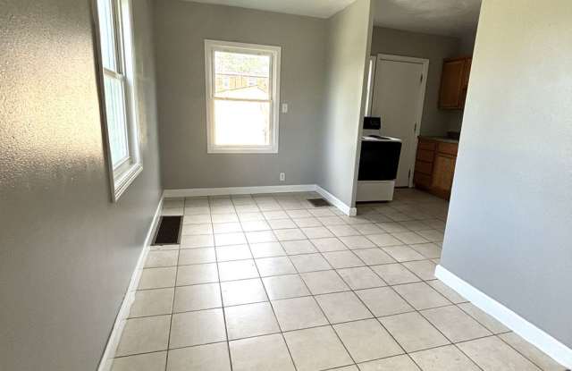 **RENT RECENTLY REDUCED!! ** Spacious 2 bedroom Townhouse for rent!! photos photos
