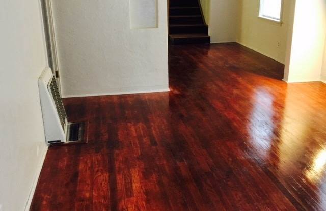 *RESERVE FOR SUMMER 2027* 5 Bedroom 3 Bath Chico Charmer Gallery 3