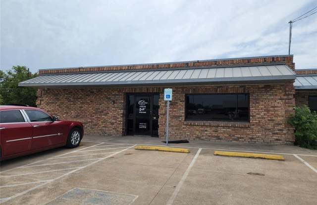 310 S Virginia Street - 310 South Virginia Street, Terrell, TX 75160
