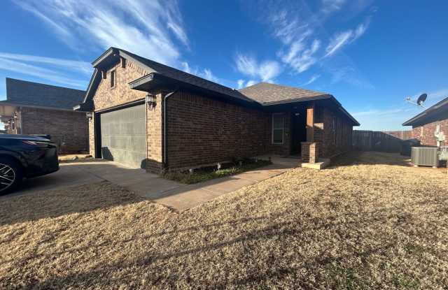 Beautiful 3 Bedroom, 2 Bathroom Home in Edmond Schools photos photos