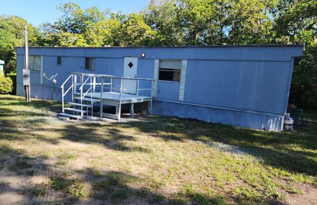 1473 SE PUTNAM STREET - 1473 Southeast Putnam Street, Watertown, FL 32025