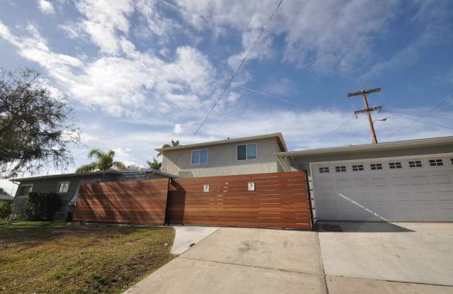 HUGE House!! CLOSEST to Campus! photos photos