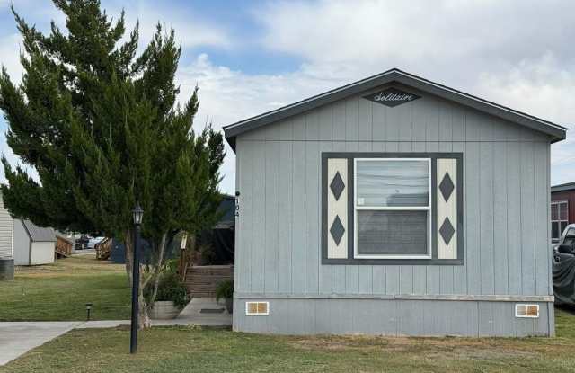 1320 N Fairgrounds Rd photos photos