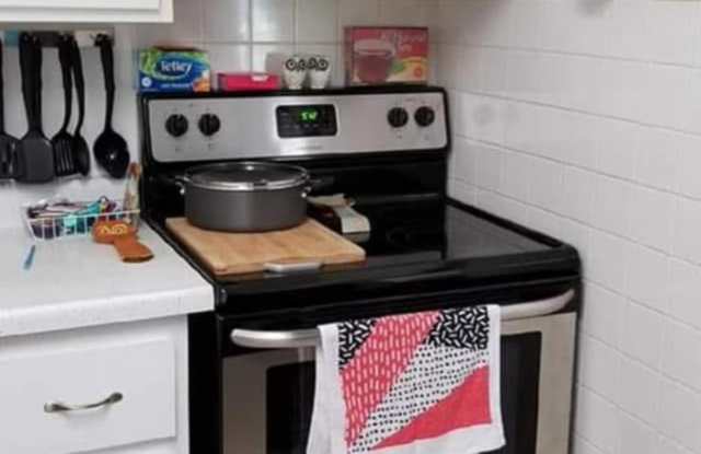 1836 Colonial Village Way - 1836 Colonial Village Way, Waterford, MI 48328