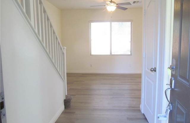 737 CALAMUS PALM Place Gallery 3